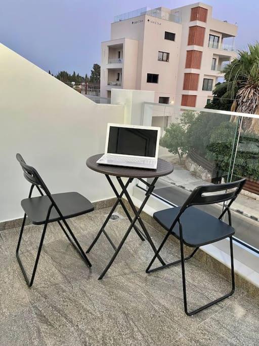 شقة Ev Zin - Modern, Cozy, 1 Bed, Pool, 2 Balconies, A105 بافوس المظهر الخارجي الصورة